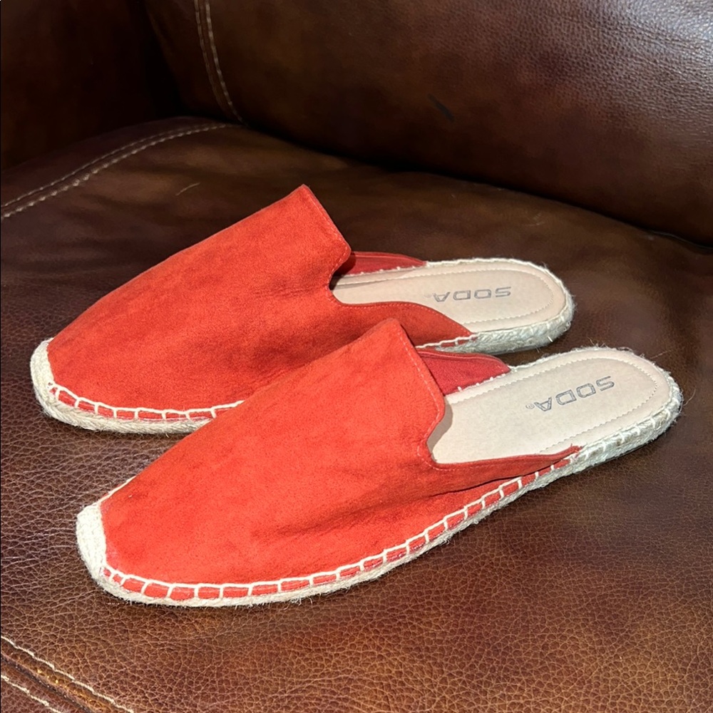 Soda Women's Red Espadrille Mules